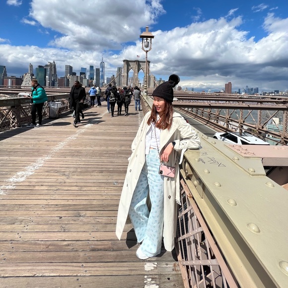 Meet your Posher, Sarah - Picture 1 of 1